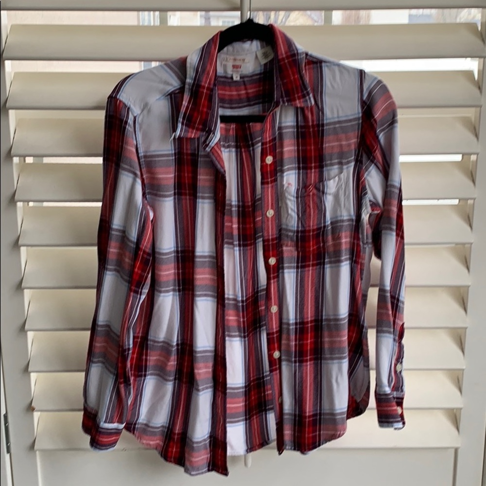 Levi’s Button Up Boyfriend Fit Top Size Medium
